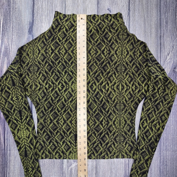 Norma Kamali KamaliKulture Mock Neck Long Sleeve Top - Picture 8 of 9